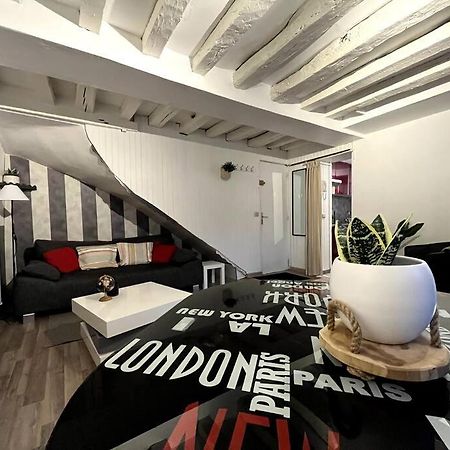 The Red And Black Retreat - Fontainebleau Center Buitenkant foto